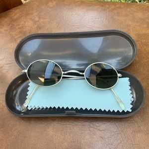 Retro small oval framed sunglasses